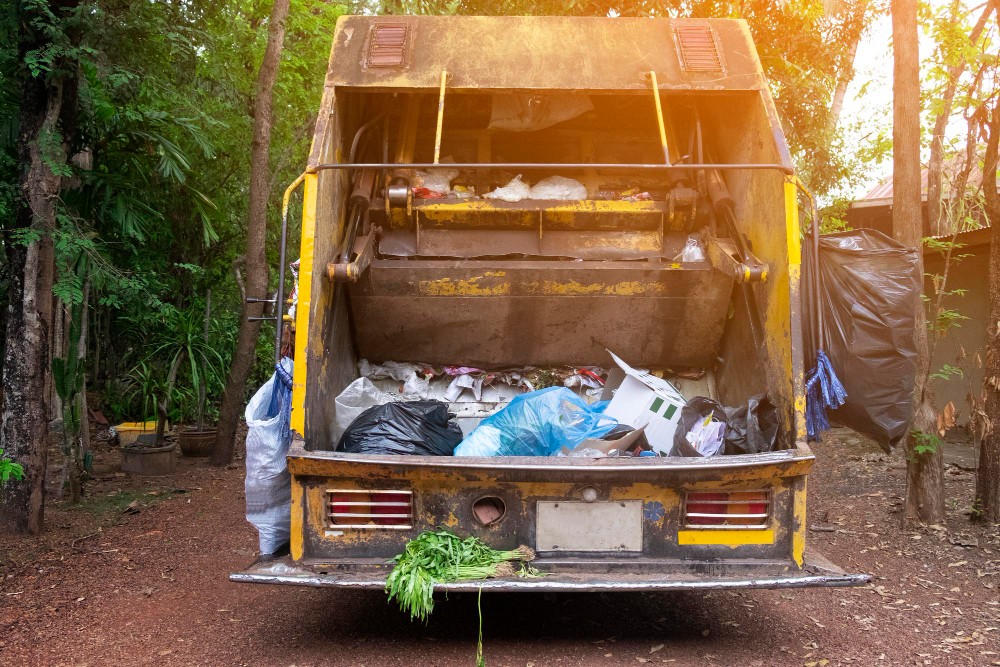 Garbage collection truck keeping garbage
